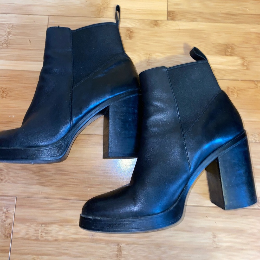 STEVE MADDEN BOOTIES